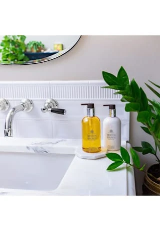 MOLTON BROWN HAND CARE Flora Luminare Hand Lotion 300ml 6 MOLTON BROWN HAND CARE Flora Luminare Hand Lotion 300ml – Bild 4